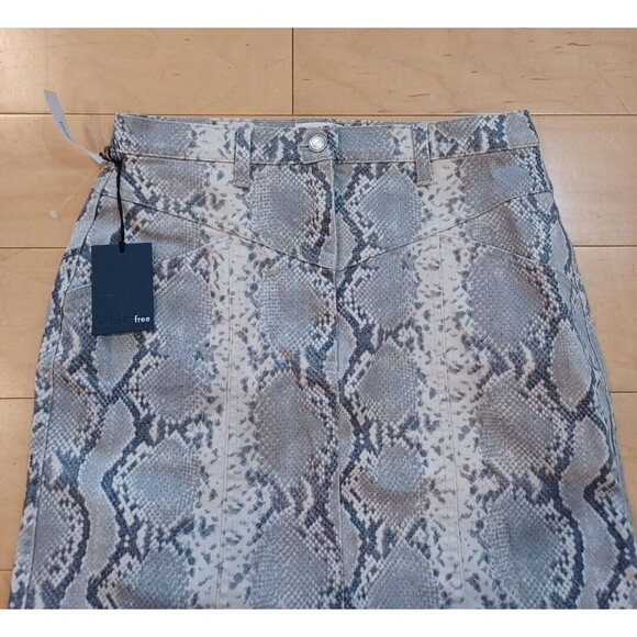 NWT Wilfred Free Kelsey Snakeskin Print Denim Mini Pencil Skirt Grey Bone Size 8 - Picture 5 of 10